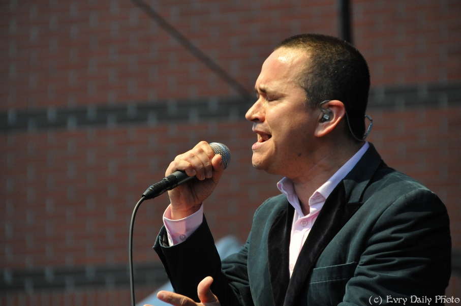 Evry Daily Photo - Fete de la Musique Evry 2010 - Yuri Buenaventura - large - 4734841093.jpg
